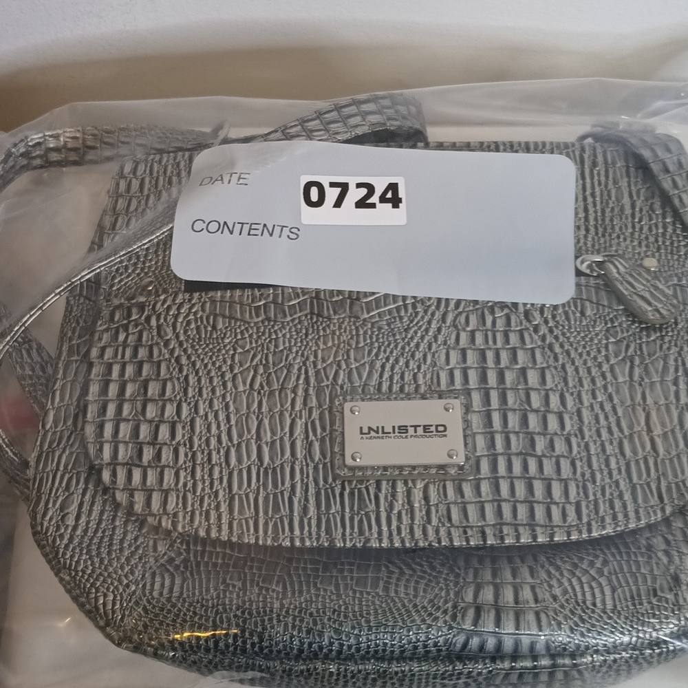 Unlisted silver purse lots of compartments - Picture 10 of 10